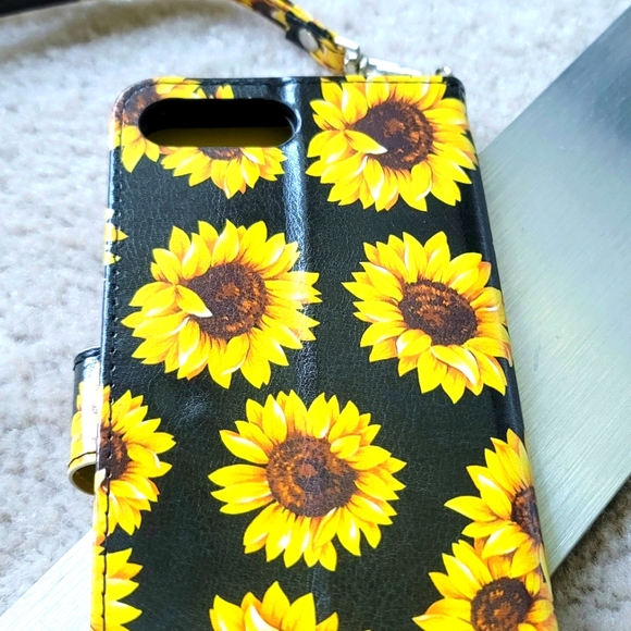 ULAK Wallet Case for iPhone 13 6.1" 2021 Release in Sunflower - Picture 3 of 9
